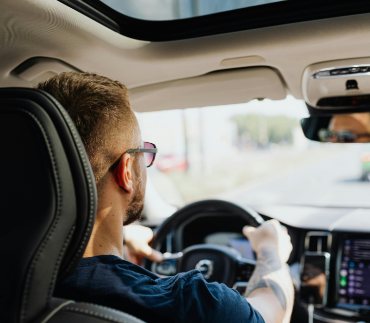 Windshield Damage in Toronto: What Every Beginner Driver Should Know